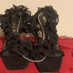 Gianni Bini Black Ruffle Heels
